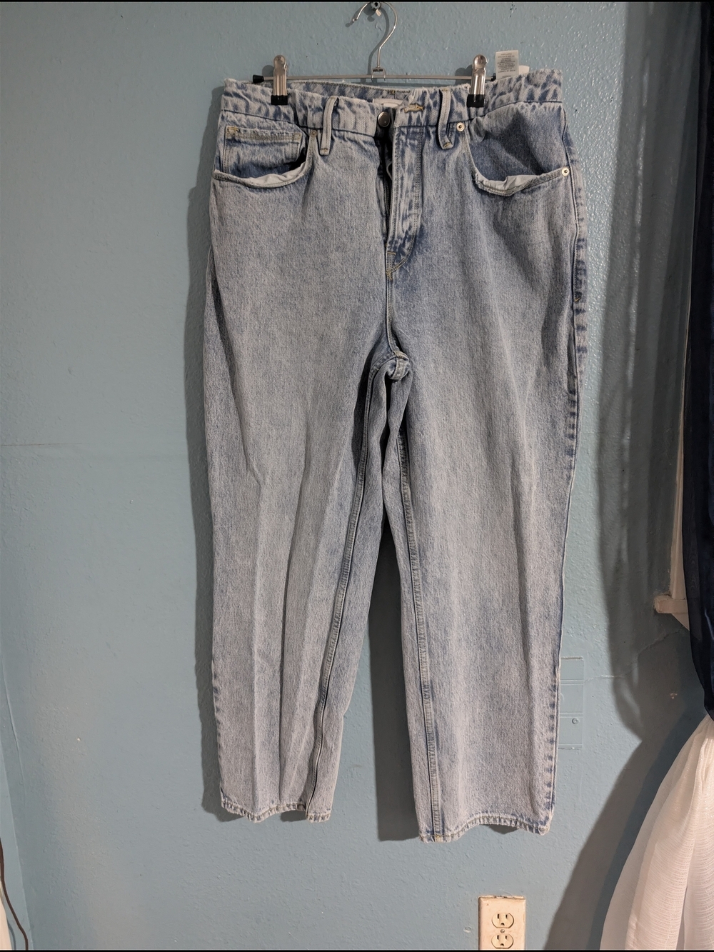 Good American Light Denim Jeans with Yellow Topstitching